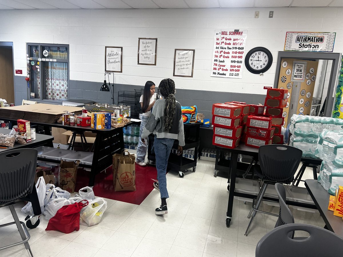 SCreekLife tweet media