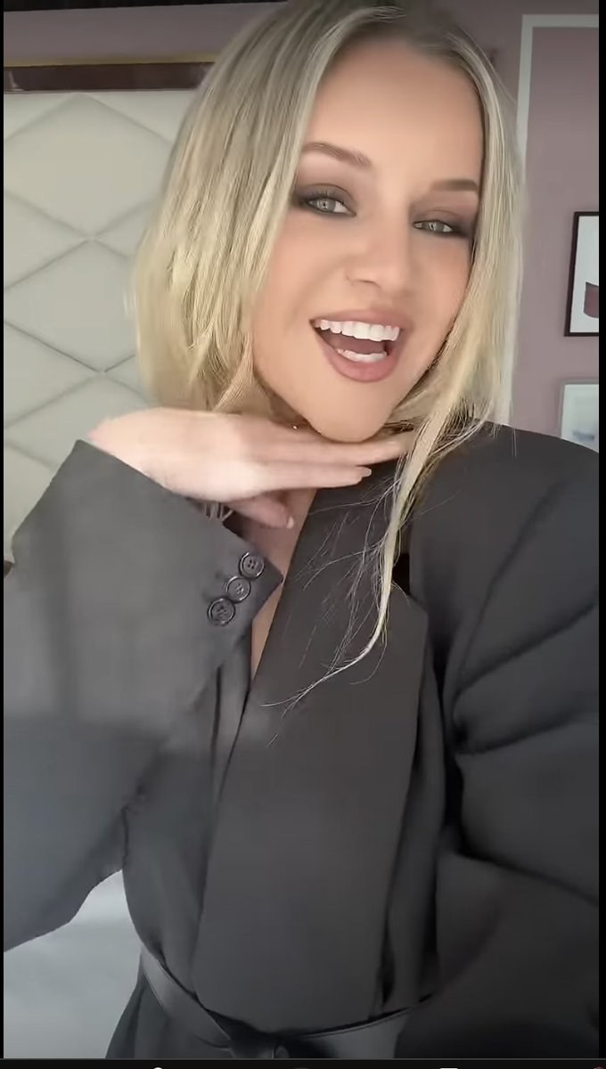Queen Karen Mallerini tweet media