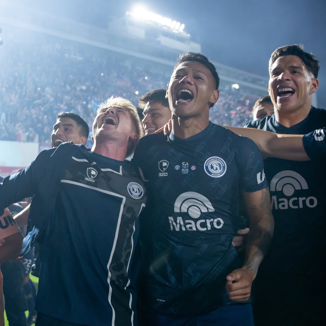 🌟🥇 Leonard Costa fue el jugador con más tiros bloqueados vs Argentinos Juniors [4].