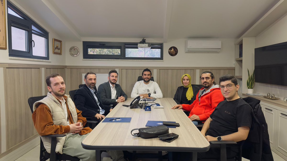 🎥 Yeni Dünya Vakfı Tanıtım Medya Birimi olarak haftalık komisyon toplantımızı gerçekleştirdik.

Birliğimizi güçlendirdiğimiz, yeni dönem hedeflerimizi değerlendirdiğimiz ve medya çalışmalarımıza yön verecek fikirleri paylaştığımız verimli bir toplantı oldu. 💫

#YeniDünyaVakıfı