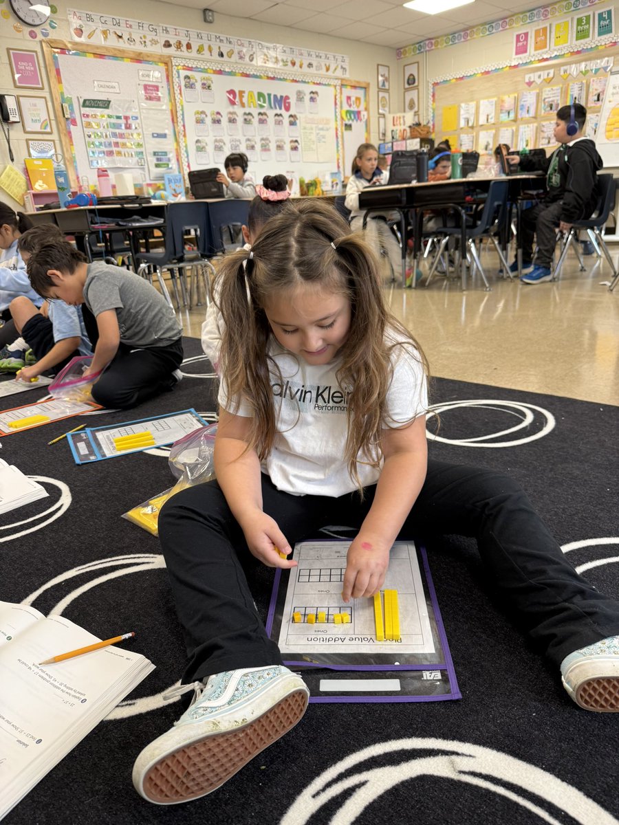 Using base 10 blocks to help us add 2 digit numbers! <a href="/SEM_Dalers/">SEM Dalers</a>