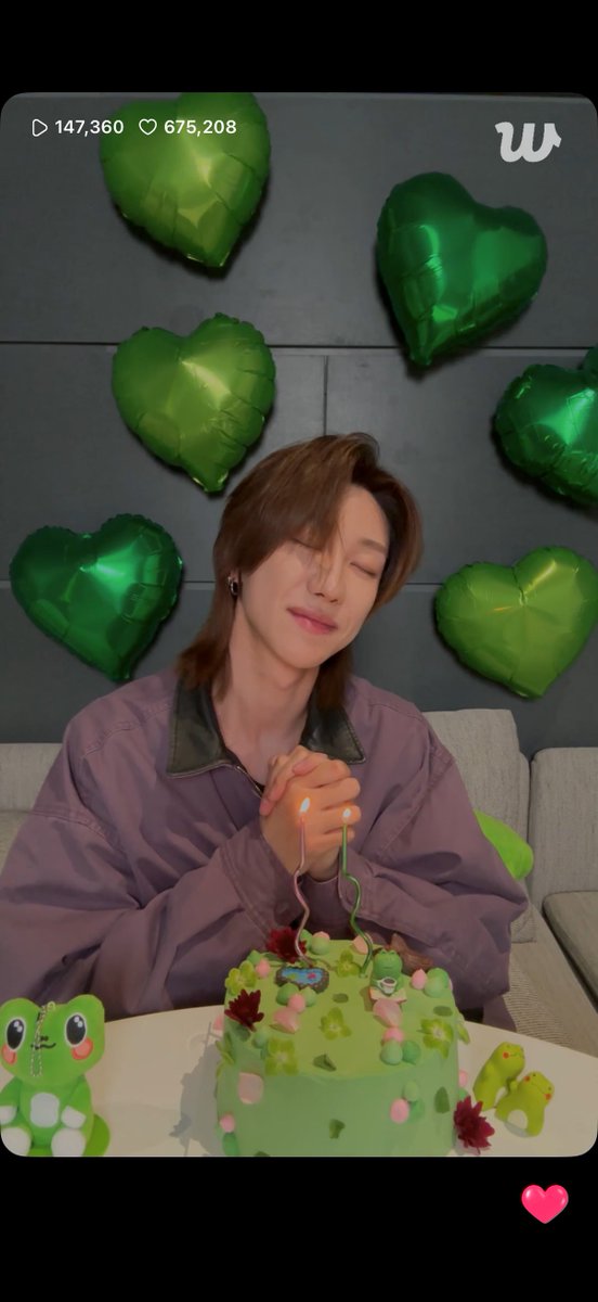 ma_____mi8's tweet photo. THE8🐸생일 축하해💚 11월7일💚

너무너무사랑해🐸

センイル渡韓中だよ💚withさーちゃんに作ってもらったケース❤︎ 귀여워~💚

キミドリ1色のLIVEはダイソーで見たよ😇
民泊のパーカー着てたからshopの店員さんに
「THE8〜」「ミョンホ〜」って声かけてもらえた💚 https://t.co/LmxdkvZdYO