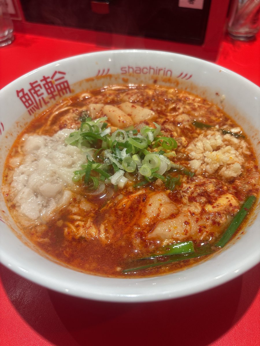 tankimachi's tweet photo. 昨夜は辛麺を。
先生によると、
宮崎県延岡市発祥の、唐辛子の辛さとニンニクの香りが特徴の麺料理
とのこと。
辛is文化！ https://t.co/CzCBfBGuxL