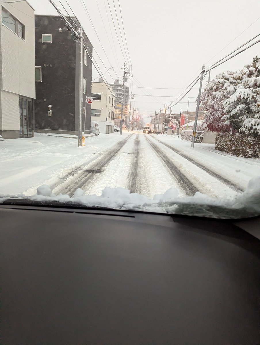 ossa03's tweet photo. えっ！そうきたか！！🙃
今朝の札幌でした🙃 https://t.co/lU78MwsS9E