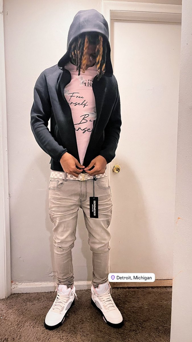 ︀︀v o n tweet media