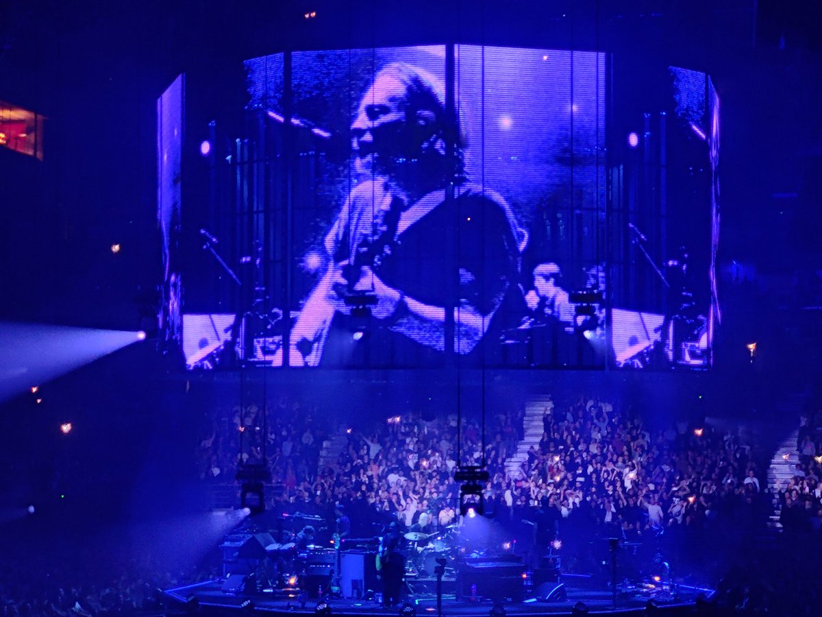 surferrosa__'s tweet photo. Radiohead - Live - Madrid
#Radiohead https://t.co/5HUrUrwPLO