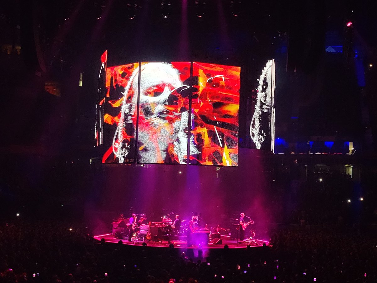 surferrosa__'s tweet photo. Radiohead - Live - Madrid
#Radiohead https://t.co/5HUrUrwPLO