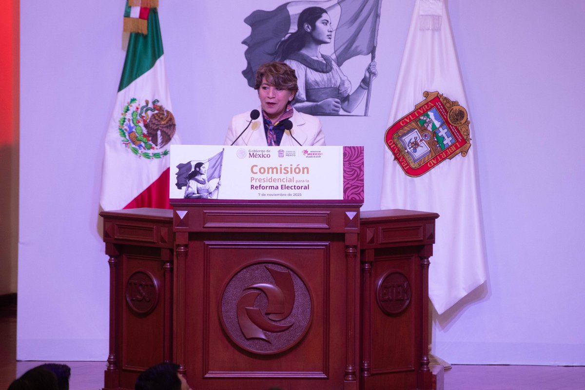 PJEdomex's tweet photo. #Comunicado📄
PJEdomex sede de Audiencia Pública para la Reforma Electoral
● Fue un espacio de análisis, escucha y construcción colectiva.
● Se presentaron 18 ponencias con temas como fiscalización de gastos de campaña y necesidad de tribunales electorales de los estados.

El Poder Judicial del Estado de México fue sede de la Audiencia Pública para la Reforma Electoral, espacio de escucha y propuesta que fue encabezada por la Gobernadora Delfina Gómez Álvarez, el Coordinador General de Política y Gobierno de Presidencia de la República, Arturo Zaldívar y el Presidente del Tribunal Superior de Justicia, Magistrado Héctor Macedo García.

Conoce más información ⬇️⬇️
https://t.co/3RQbtqrT7b