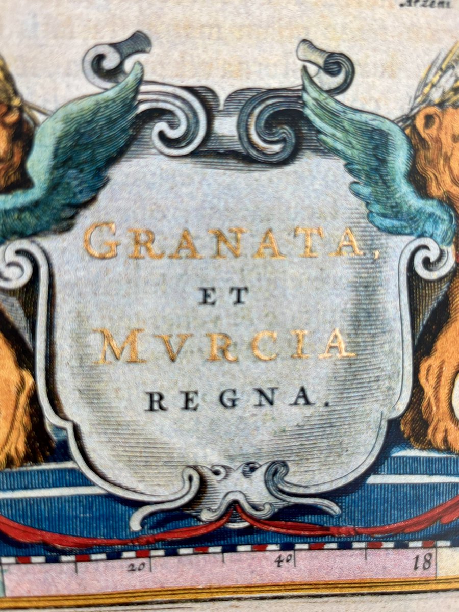 🍋 El Atlas Maior, publicado en 1665 fue el libro más grande y caro editado en el S. XVII.

Obra maestra de la cartografía del Barroco. Durante 100 años fue el atlas definitivo del mundo.

Incluía 584 mapas. Uno de ellos, el Reino de Murcia.