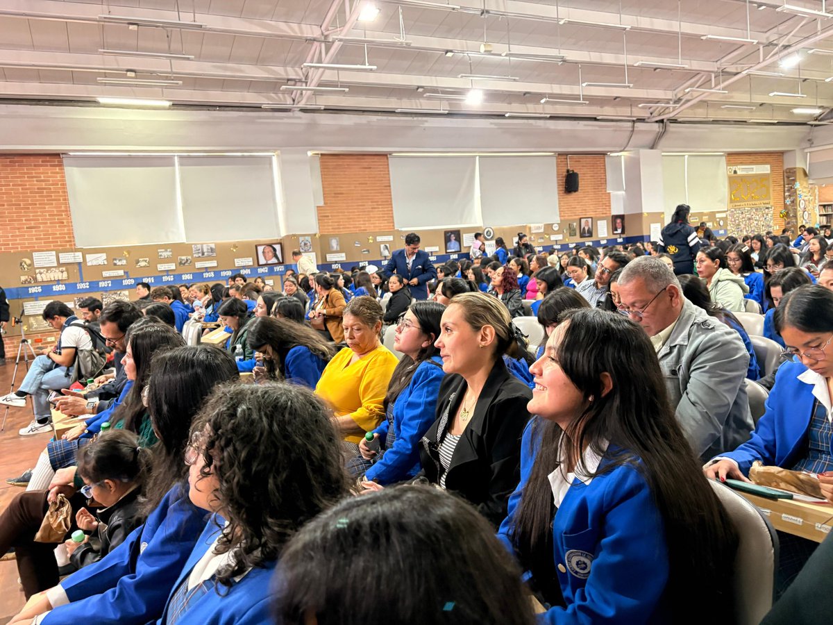 SecTICBoyaca's tweet image. Hoy acompañamos al Ministerio TIC Colombia en el convesatorio “Digitalmente Responsables”, desarrollada a través de la estrategia #Ciberpaz en la Institución Educativa Nacionalizada La Presentación de Duitama, una jornada de reflexión y aprendizaje.