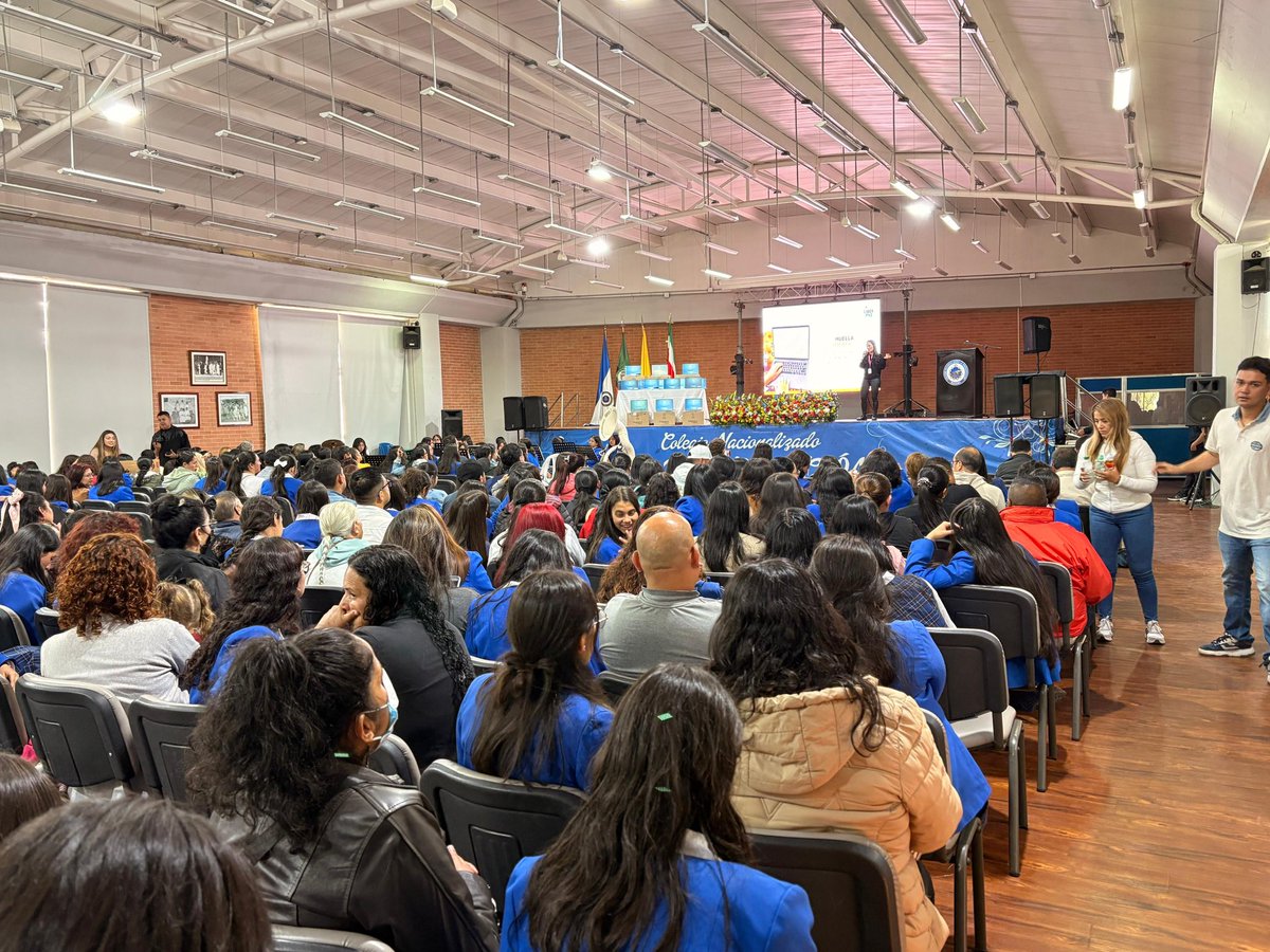 SecTICBoyaca's tweet image. Hoy acompañamos al Ministerio TIC Colombia en el convesatorio “Digitalmente Responsables”, desarrollada a través de la estrategia #Ciberpaz en la Institución Educativa Nacionalizada La Presentación de Duitama, una jornada de reflexión y aprendizaje.