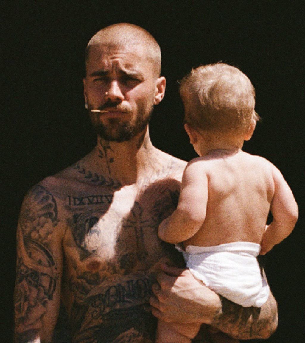 The New York Times demands justice for “DAISIES” after its snub from major categories ‘Song of the Year’ and ‘Record of the Year’ at the #GRAMMYs. 

“(…) the hit single that best represents the singer’s rebirth should have been layup for the top categories.”