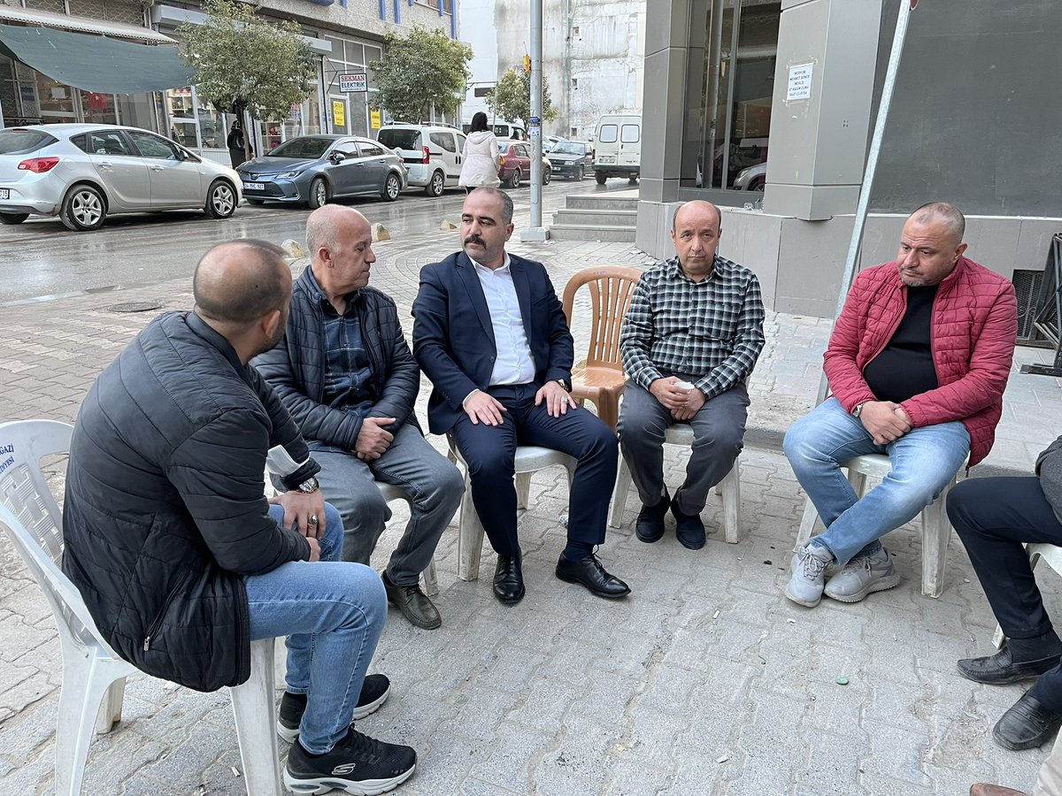 Ülküdaşımız Erdoğan Şener’e rahmetli olan babası Mehmet Şener için taziye ziyaretinde bulunduk. 

Merhuma Cenab-ı Allah’tan rahmet yakınlarına başsağlığı diliyorum.