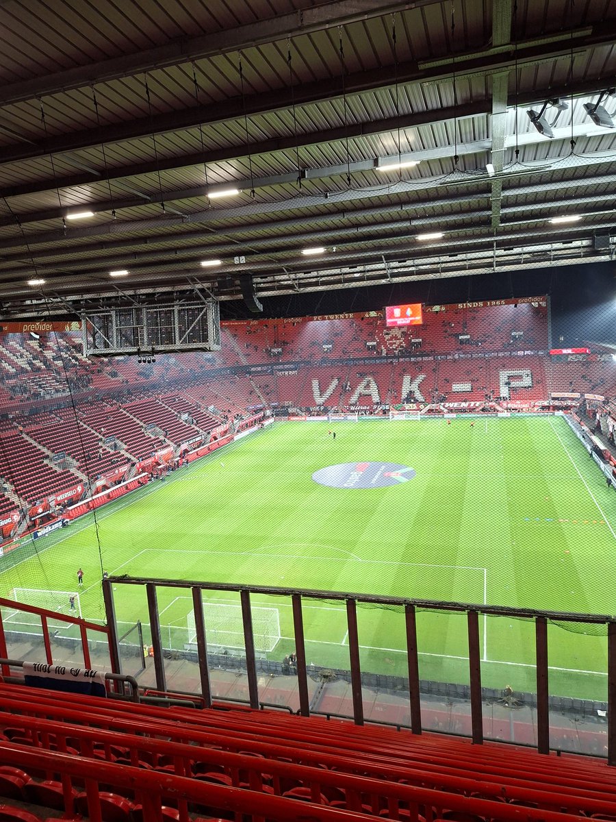 In9rid's tweet image. In de hel van Enschede nemen wij de punten mee! #tweTEL  met @swj0508 brullen voor de #WitteLeeuwen  🤍🦁