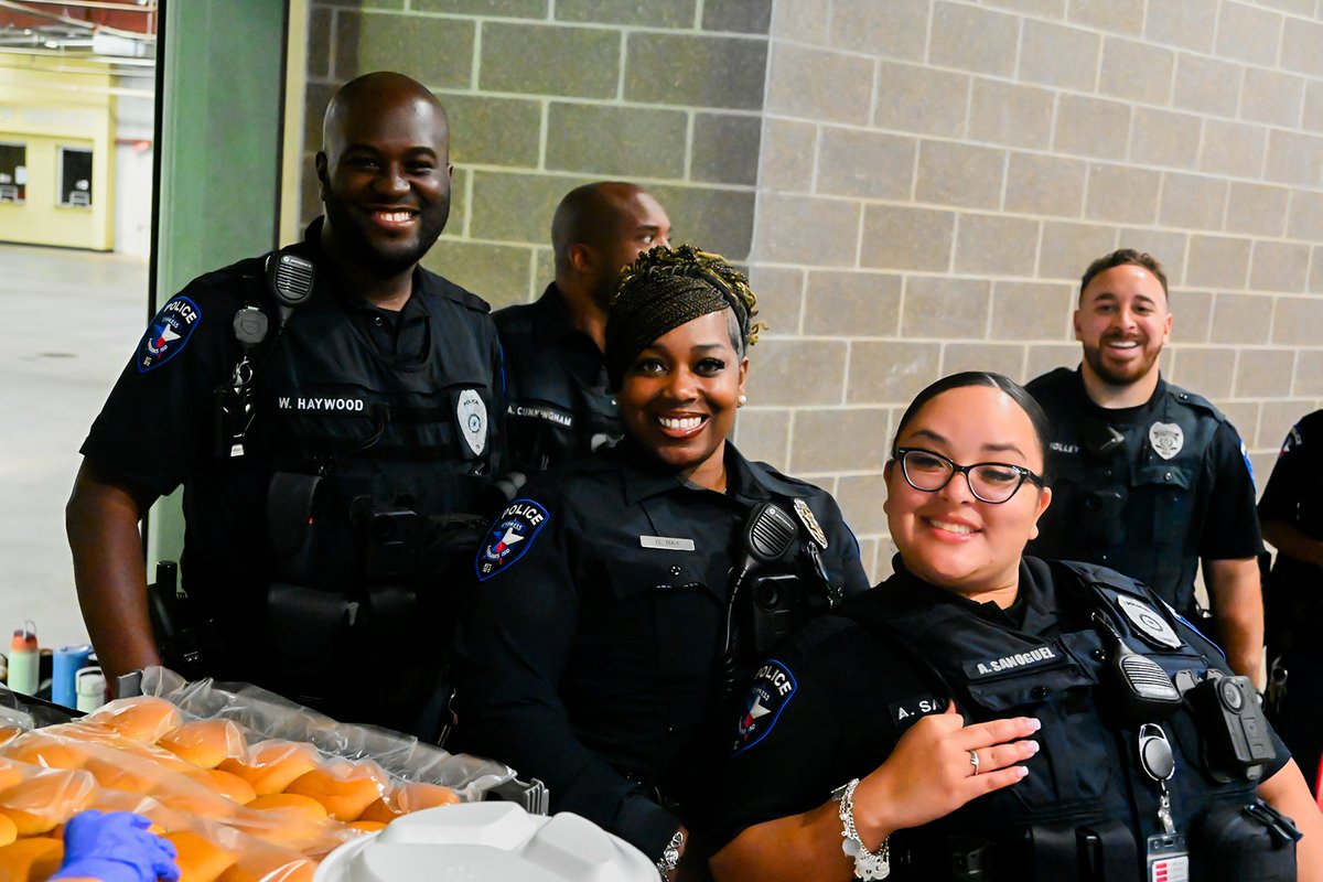CyFairISD's tweet image. We posted photos from the 13th annual Back the Badge Luncheon to our Facebook page: facebook.com/media/set?vani… #CFISDSpirit 🎉#ChooseCFISD