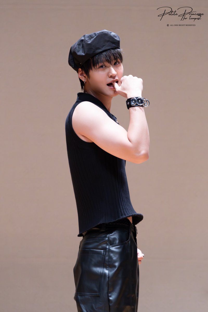 ☆𝒫ℯ𝓉𝒾𝓉ℯ 𝓅𝓇𝒾𝓃𝒸ℯ𝓈𝓈ℯ☆ tweet media