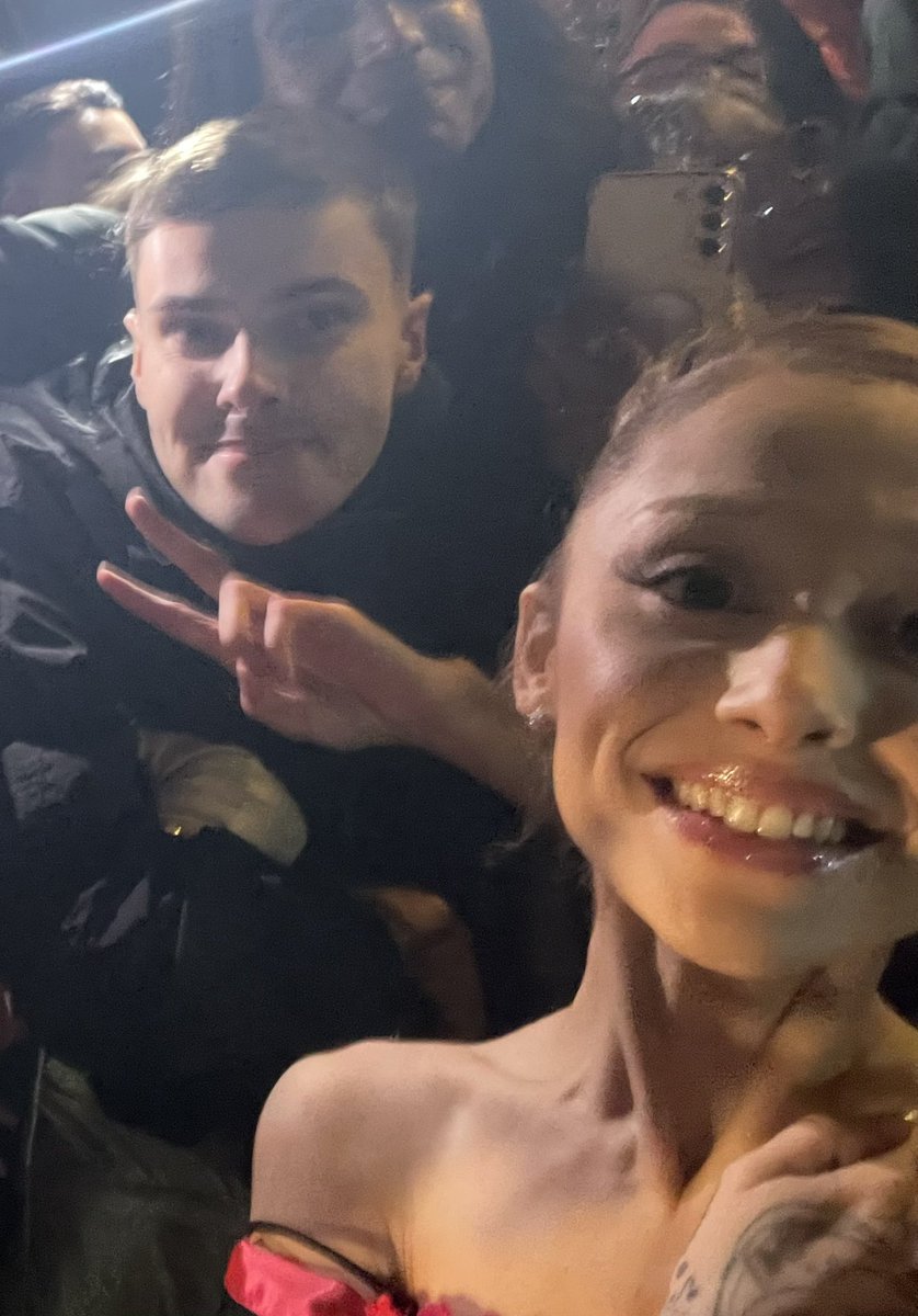 ben MET ARIANA tweet media