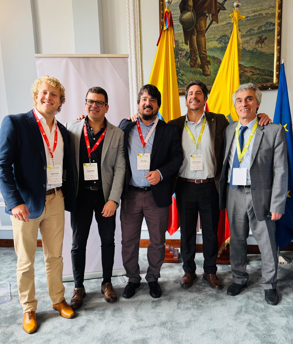 claucelo1's tweet photo. En Bogotá y Medellín Colombia, con el Plenario de Municipios del Uruguay intercambiando y conociendo realidades🙌
#MunicipioProgreso https://t.co/fXiMyIxSvB