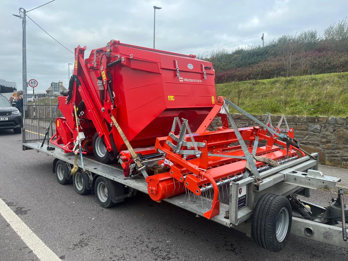 weldon_08's tweet image. Another Super 600 delivered designed for deep rough management, flail mowing, collection of clippings and scarification to thin the sward out and encourage the finer grasses. The Terra Rake with fairway roller to get a perfect combination. @WiedenmannUK @ShannonFerries