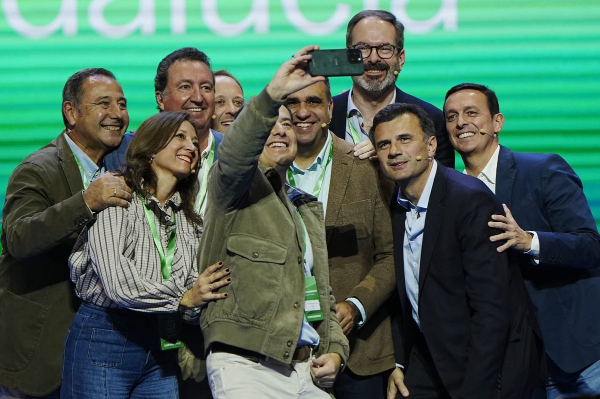 Orgulloso del trabajo de mis compañeros en cada provincia.

Huelva, Cádiz, Córdoba, Málaga, Granada, Jaén, Almería y Sevilla: juntas hacemos una #Andalucía más fuerte.

#SiempreAndalucía