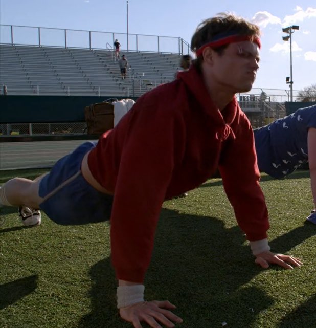 i love my 6’1 unathletic fbi agent nerd