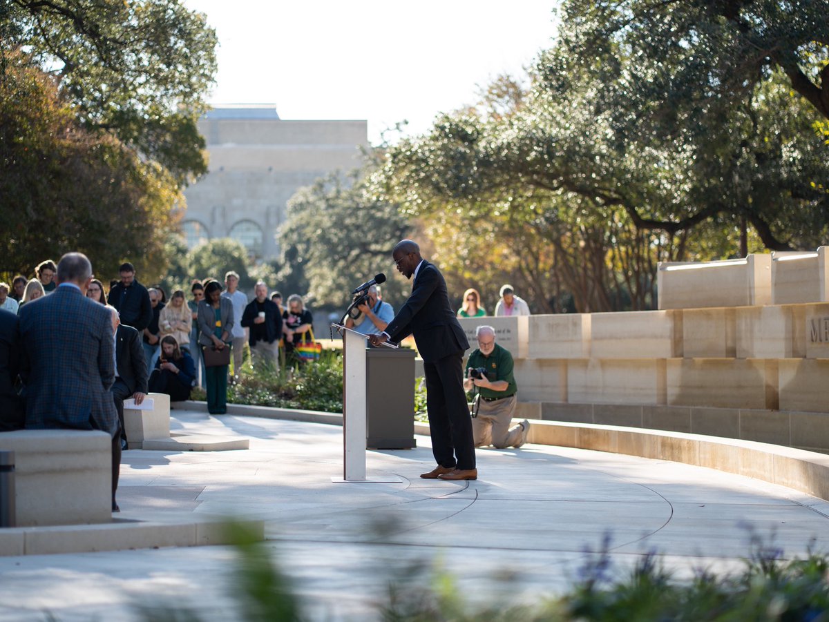 The Baylor Lariat tweet media