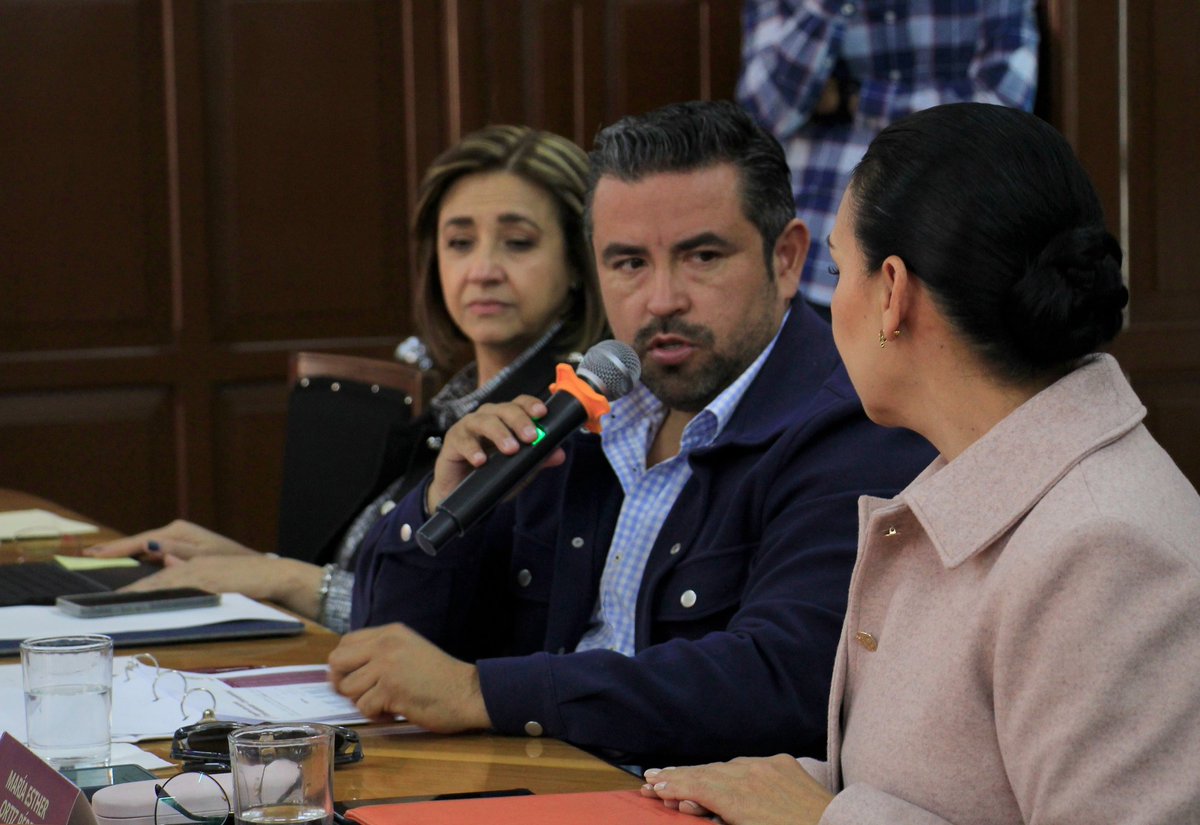 RegidoresPue's tweet image. Con el fin de garantizar la seguridad de ciclistas, la Comisión de Infraestructura, Movilidad y Servicios Públicos del Cabildo, a cargo de @leobardorj, avaló por mayoría un dictamen de reforma al COREMUN para modificar las sanciones por invadir ciclovías.