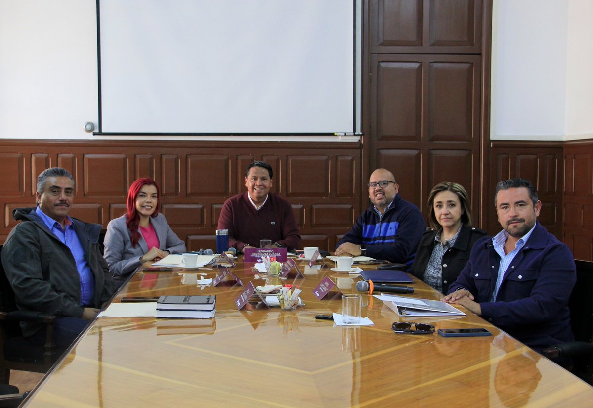 RegidoresPue's tweet image. Con el fin de garantizar la seguridad de ciclistas, la Comisión de Infraestructura, Movilidad y Servicios Públicos del Cabildo, a cargo de @leobardorj, avaló por mayoría un dictamen de reforma al COREMUN para modificar las sanciones por invadir ciclovías.