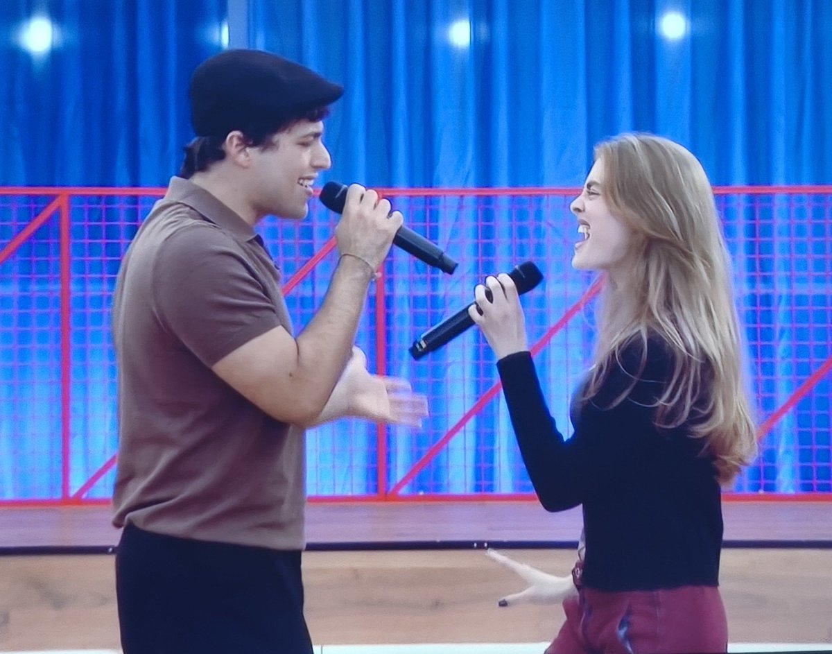 sighnomor3's tweet photo. What I've been looking foooor, do do do do, do do do do do doooo #OTDirecto7N https://t.co/tqlj0iLXAC
