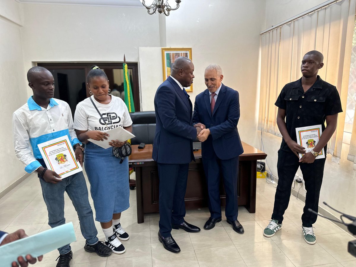 Le <a href="/EtatCongo/">Gouvernement du Congo</a> du remercie le Gouvernement Algérien pour les bourses accordées aux étudiants congolais à l'institut national de la poste et des technologies de l'information et de la communication (INPTIC) d'Algérie <a href="/PostesTelecomcg/">PostesTélécomsECoNum</a>