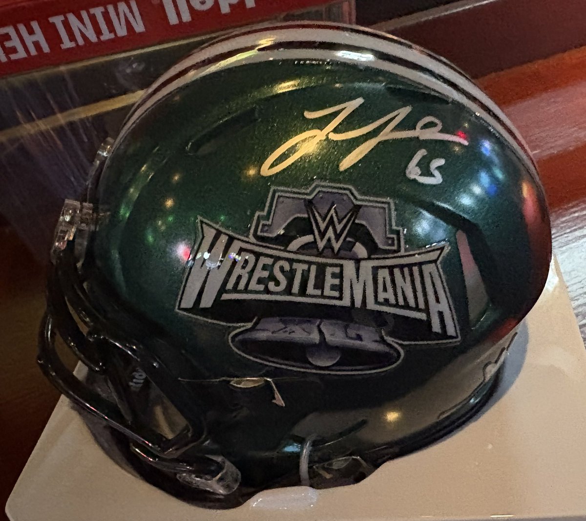 mjs80377's tweet photo. Thanks to @LaneJohnson65 for signing my @WrestleMania Mini Helmet & Hungry Dogs Photo
Last night @ChickiesnPetes helping to raise money for the @TMFoundation #Autographs #Hobby #Collect #TravisManion https://t.co/j8a4KnEoN7