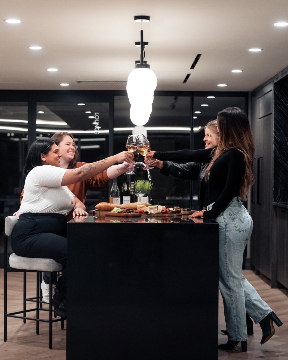 Make your Thanksgiving unforgettable at Onni Properties 🦃

Host in style with the perfect balance of striking and inviting spaces. Our event-ready lounges feature a catering kitchen and stylish bar.

Learn more at onni.com/rental-apartme…