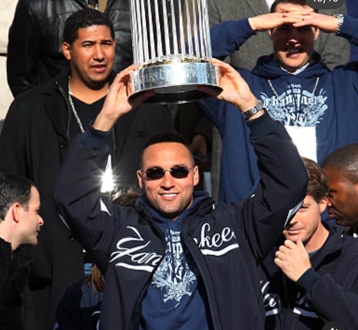 javien114's tweet image. #FBF.  Yanks go down the canyon of heroes.  16 years ago today! #yankeestwitter