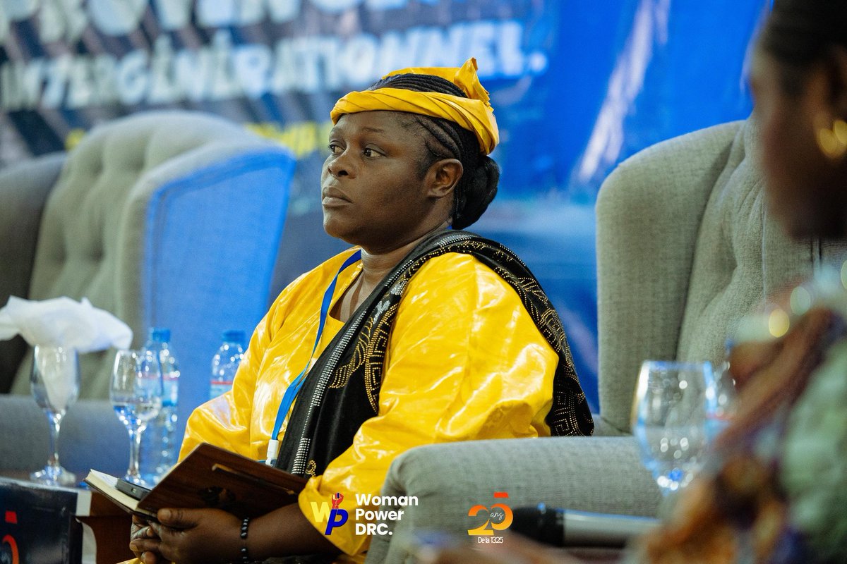 Racheamani's tweet photo. Mme Isabelle PENDEZA présidente du #Cafed a pris part à la mission de #Namibie pour la Paix et la sécurité où les femmes africaines étaient présentes.
"Les femmes congolaises ont eu à échanger avec celles rwandaises pour un rapprochement durable afin de bâtir la paix."
#25Ans1325 https://t.co/JbiqlvVBbw