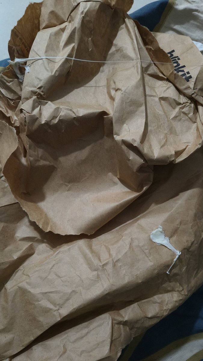 Simran1991Punia's tweet photo. @letsblinkit 
In todays order your bag has a used chewingum, when I was just about to throw this wrapper then I noticed.
This is insane and unacceptable https://t.co/3hJgD2hr5r