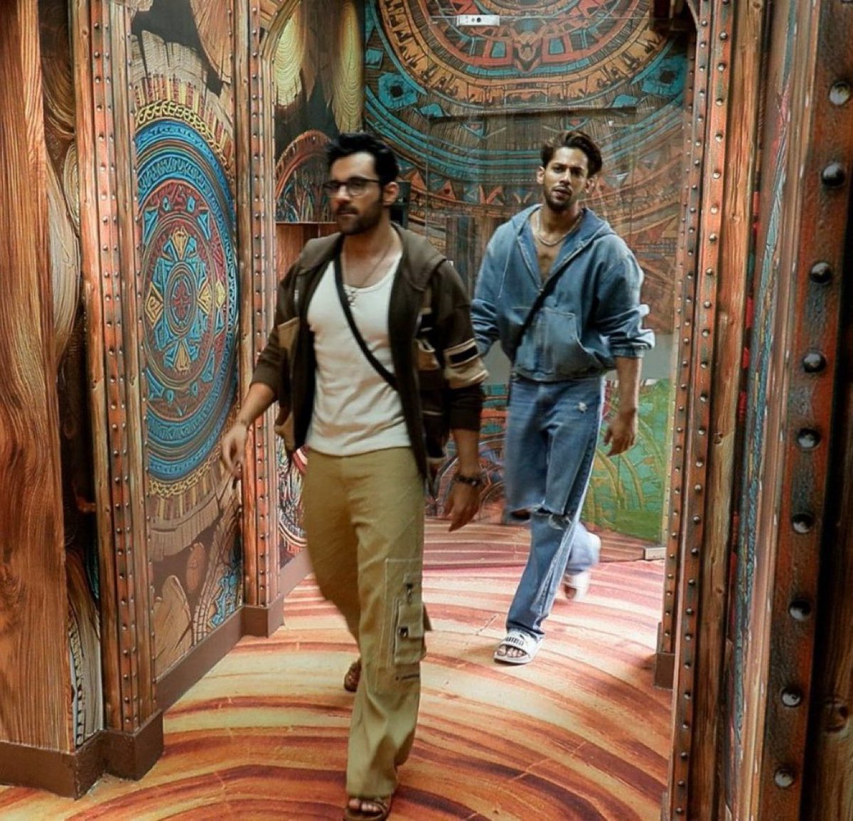 DestinyyyBoss's tweet photo. Deserving top 2 , the show losses its credibility due to makers Favoritism ..! 

WE LOVE ABHISHEK BAJAJ

#AbhishekBajaj #BiggBoss19 https://t.co/1CI5Hfe0Kf
