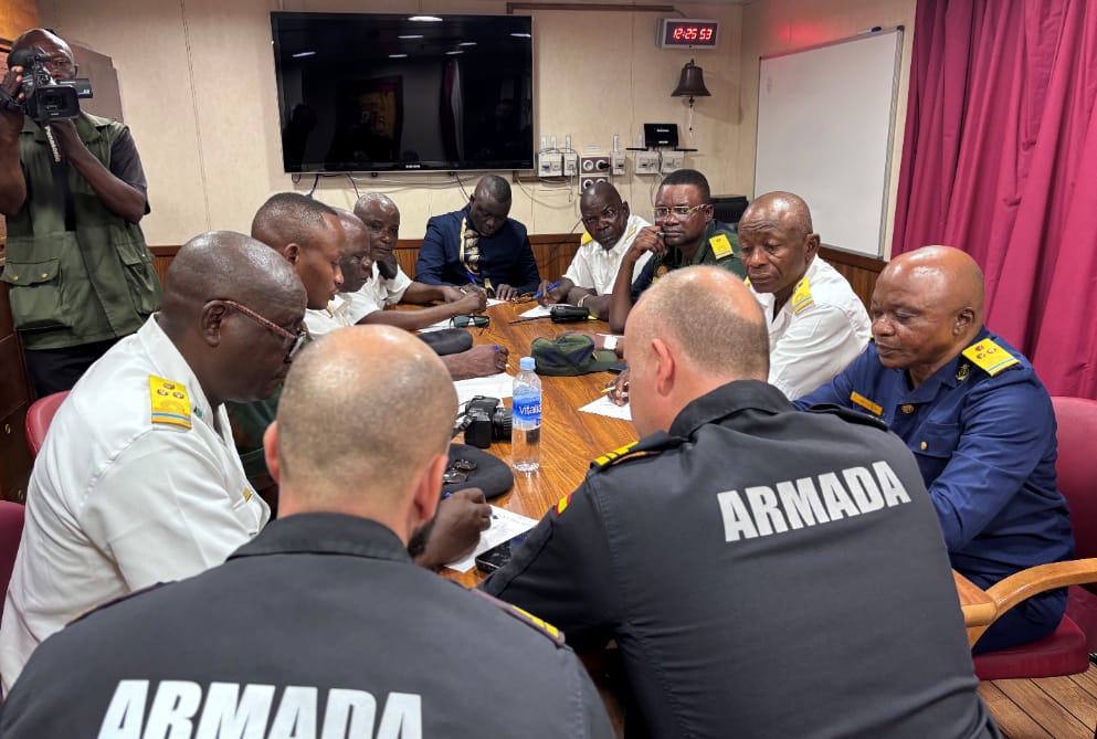 EmbEspRDC's tweet image. Les 27 et 28 octobre, les exercices d&apos;entraînement PASSEX se sont déroulés au large des côtes de la RDC entre le navire de la Marina Española BAM Rayo et la Marine congolaise. Un bel exemple de la collaboration sincère et des liens d&apos;amitié entre l&apos;Espagne et la RDC.