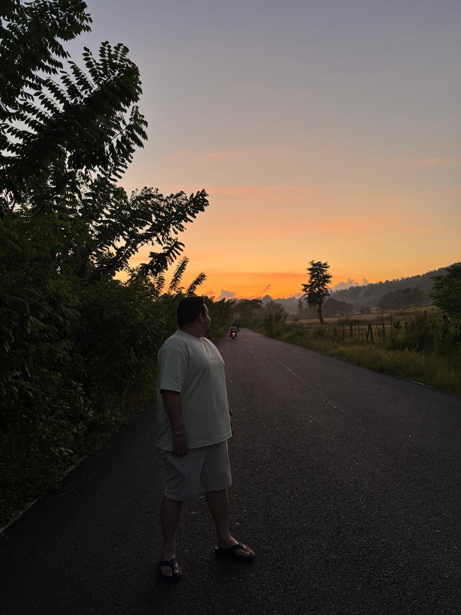 SHarshit26's tweet image. Peace looks different when you’ve built your own empire — it’s found on quiet roads, not crowded cities!
#PeaceOfPower #BuiltMyEmpire #LuxuryMindset #CalmIsPower #VisionaryVibes #HarshitSharma #SilentSuccess #RoadToGreatness #BillionaireAura #LegacyInMotion #MindfulLuxury