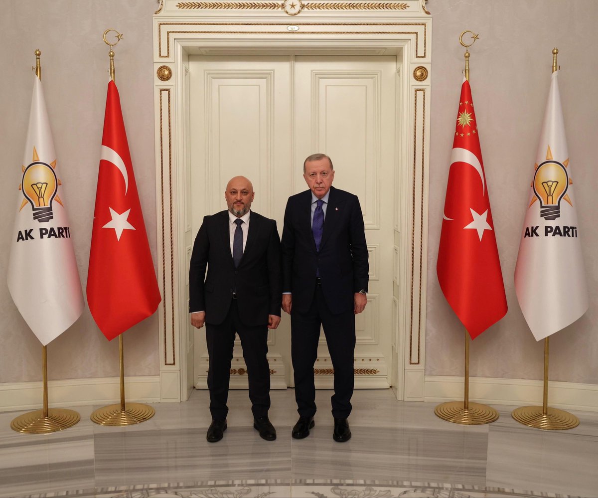 Genel Başkanımız Sn. <a href="/RTErdogan/">Recep Tayyip Erdoğan</a>'ın tensipleriyle Bitlis İl Başkanlığına Sn. Engin Günceoğlu atanmıştır.

Bugüne kadar göstermiş olduğu özverili çalışmalarından dolayı Sn. Kadir Köstekçi’ye teşekkür ediyor, yeni görevlendirilen il başkanımıza başarılar diliyoruz.