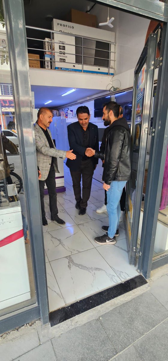 İlçe Başkanımız Sn. Yavuz Kuşan, yönetim kurulu üyelerimizle birlikte 6 grup halinde kapsamlı bir esnaf ziyareti gerçekleştirdi.
Esnafımızın talep ve önerilerini yerinde dinleyerek çözüm odaklı çalışmalarımıza devam ediyoruz.
<a href="/ArvasAbdulahat/">Abdulahat Arvas</a> 
<a href="/YavuzKusanVan/">Yavuz Kuşan</a>