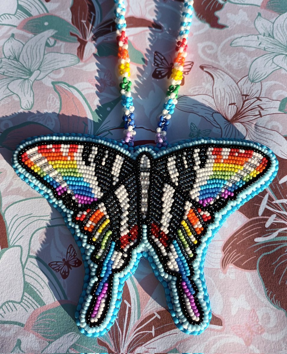 Hi new followers, I am cc but im not a cc focused account. Im a beadworker! Its been tuff with the tarrifs and recession but I make and sell beaded jewelry 😁