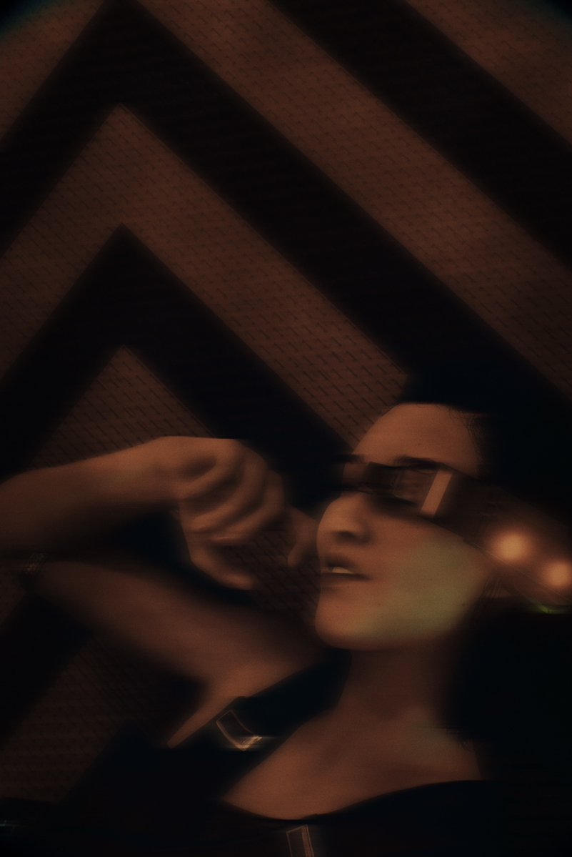 Andreja photographed by Myka #Starfield　

#StarbornSaturday 
November 8: Aurora Bender  
POI: Neon (Volii Alpha)  
Theme: Pics from your wildest nights in Neon  
Vibe: nightlife, indulgence, chaos, blurred memories