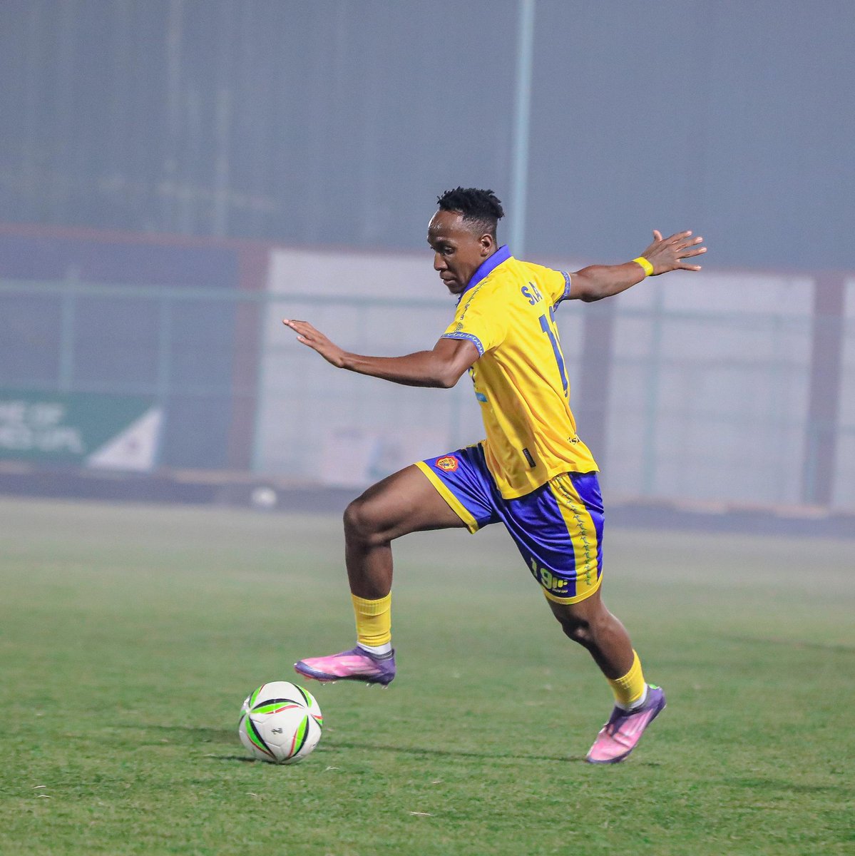 KCCAFC's tweet photo. 90' (1-0)
3 minutes additional time.
#KCCAFC #VIPKCCA #StarTimesUPL https://t.co/Tt97B9oyVp