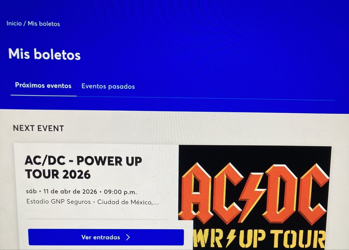 Ezbeidi's tweet photo. For those about to rock, see you in april! ¡Se logró, perros! #acdc #acdcmexico 🤘🏻 https://t.co/tBUv3fyvPY