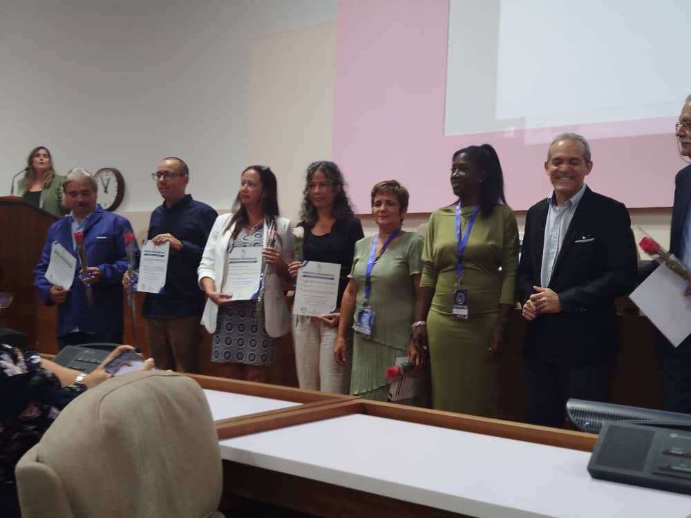 Yunia Reyes tweet media