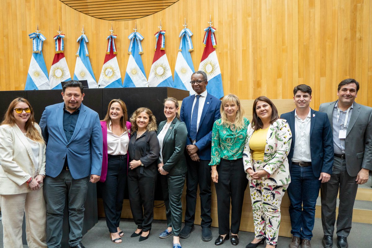 intgovforum's tweet image. The #LACIGF2025 Parliamentary Track took place on 4 Nov in Córdoba 🇦🇷, bringing together 15+ legislators from across Latin America &amp;amp; a 🇪🇺 MEP to discuss #AI, #DataGovernance &amp;amp; #Cybersecurity for an inclusive digital future.

Summary soon available here: bit.ly/4qEMdzo