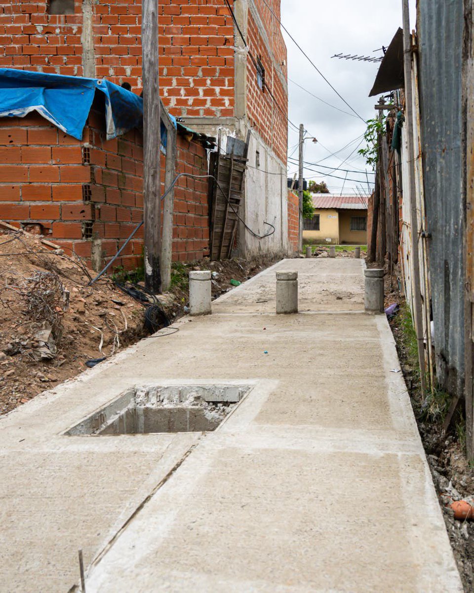 dievalen's tweet photo. En el barrio Esperanza estamos abriendo calles, poniéndoles nombre, inclusive dando una nomenclatura de casa y manzana a cada una de las viviendas. Orden y trabajo con los vecinos para que todos puedan vivir mejor! https://t.co/T3t62r2Uny