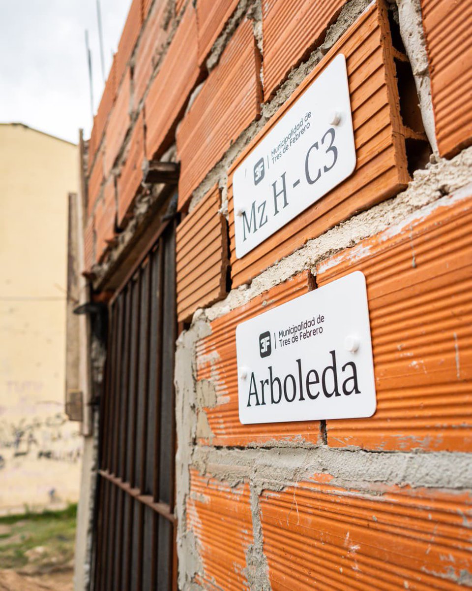 dievalen's tweet photo. En el barrio Esperanza estamos abriendo calles, poniéndoles nombre, inclusive dando una nomenclatura de casa y manzana a cada una de las viviendas. Orden y trabajo con los vecinos para que todos puedan vivir mejor! https://t.co/T3t62r2Uny