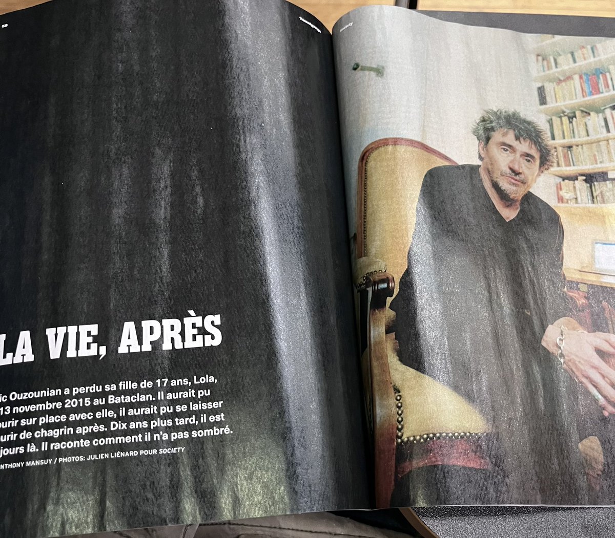 Dans le flot d’articles parus sur l après des victimes des attentats du 13 novembre, il faut lire celui <a href="/AnthonyMansuy/">Anthony Mansuy</a> pour <a href="/SocietyOfficiel/">Society et Society+</a> 
D’une sensibilité très juste, c’est un très beau papier