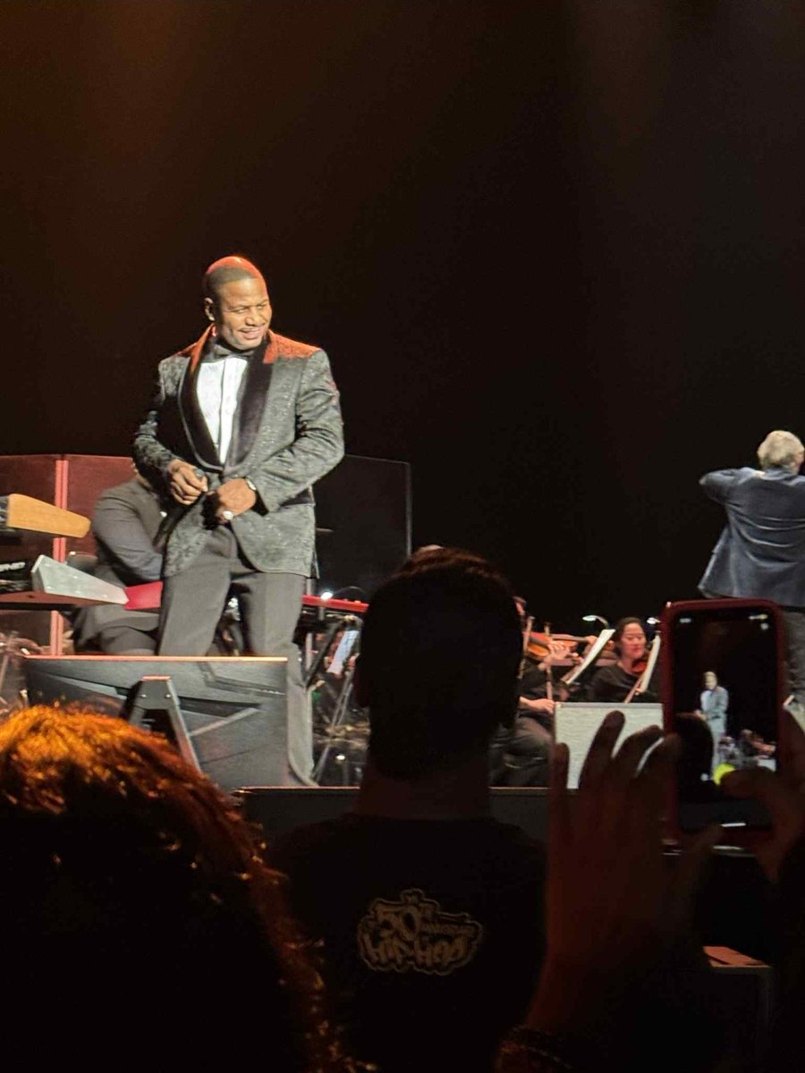 Thankful for a flight to SF, see the GOAT <a href="/Nas/">Nasir Jones</a> and <a href="/quietAZmoney/">AZ</a> at Bill Graham Civic Auditorium 💯👑👑🐐🎙🎙🎙🎙🎙 #SFSymphony #SanFrancisco